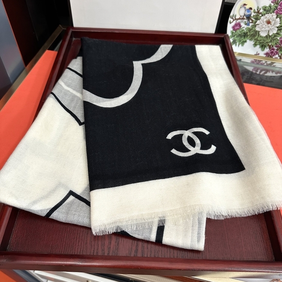 Chanel double c cashmere long scarf - Picture 6 of 9